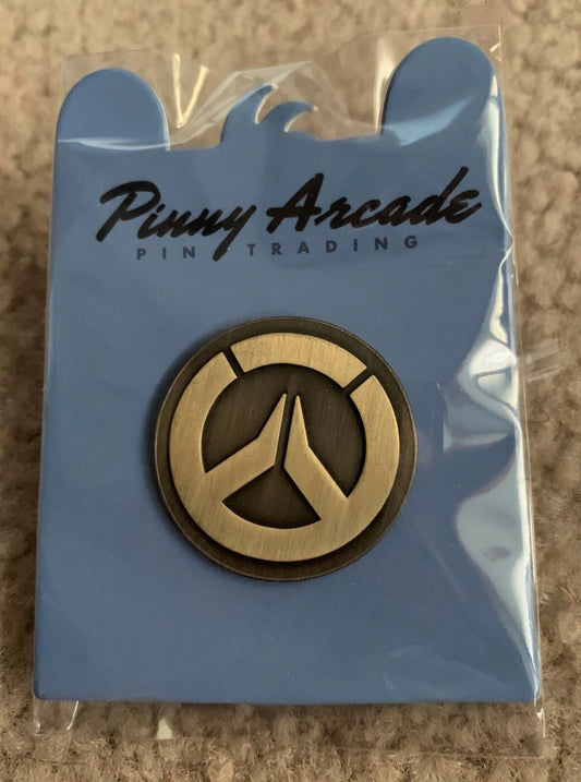 Pinny Arcade PAX East 2015 Gold Overwatch Pin Blizzard Entertainment Golden GOW